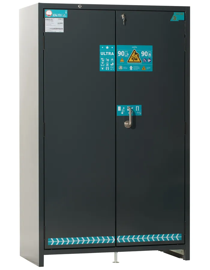 Asecos ION-ULTRA-90 lityum pil saklama ve şarj dolabı, ön görünüm